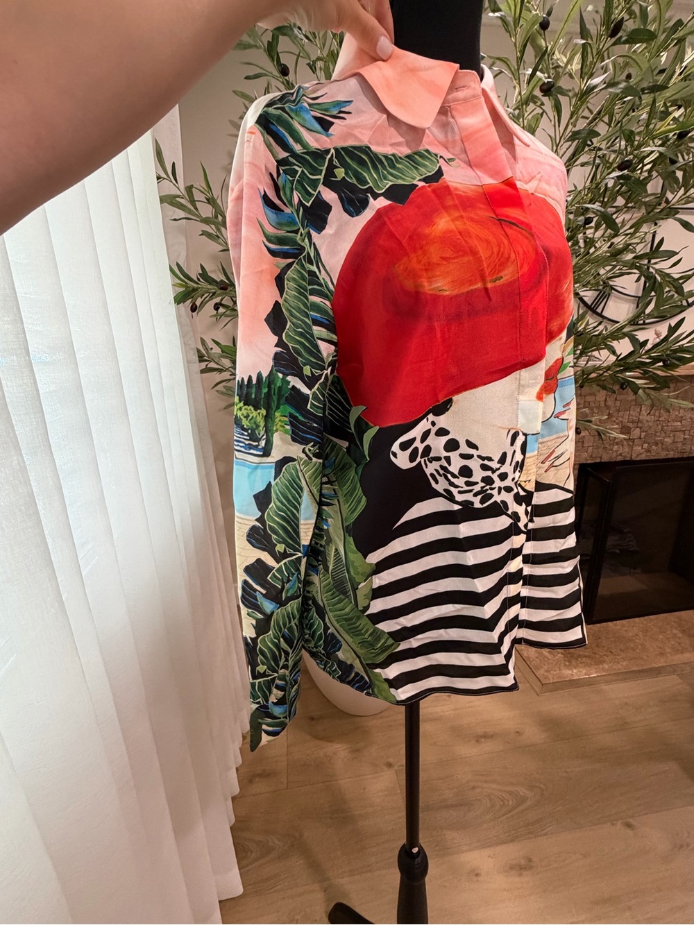 Alice + Olivia Multicolor Tropical Print Button-Up Blouse - Picture 2 of 7